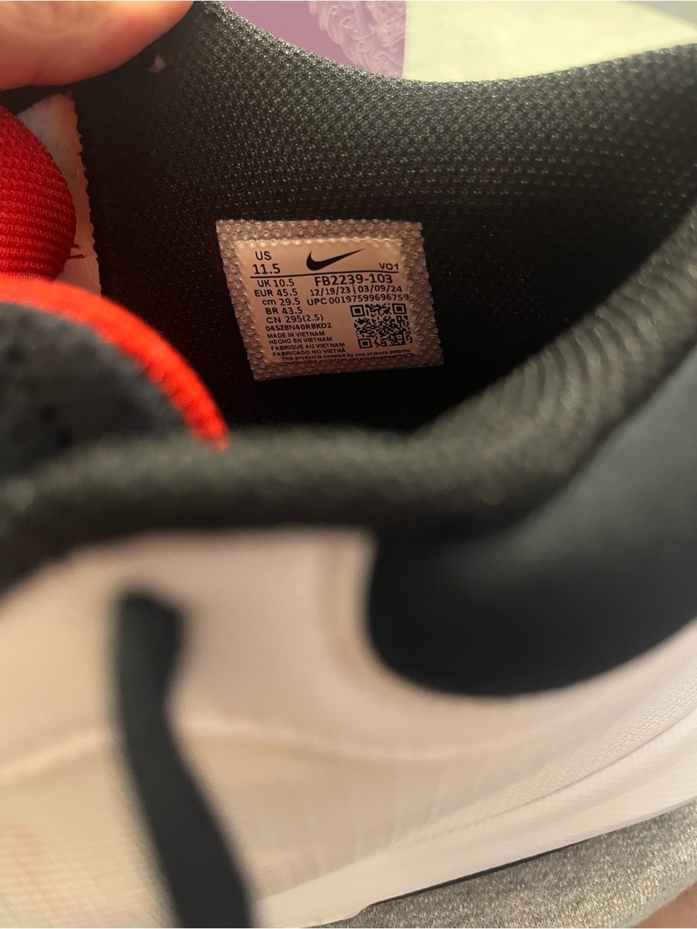 Nike Lebron Witness VIII White Black Red Men's Shoe Size 11.5 FB2239-103 - Picture 10 of 12